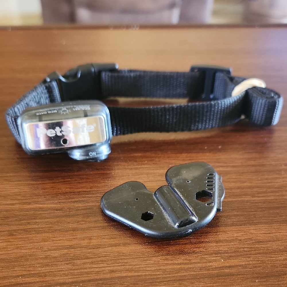 PetSafe Black Dog NO-BARK Collar